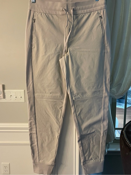 Athleta Pants - Athleta Women’s Light Beige Jogger Sweatpants with Zip Pockets